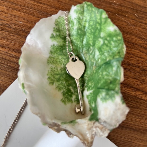 Authentic Silver Heart-Shaped “Please Return to Tiffany & Co.” Key w/18” Chain - Picture 2 of 7